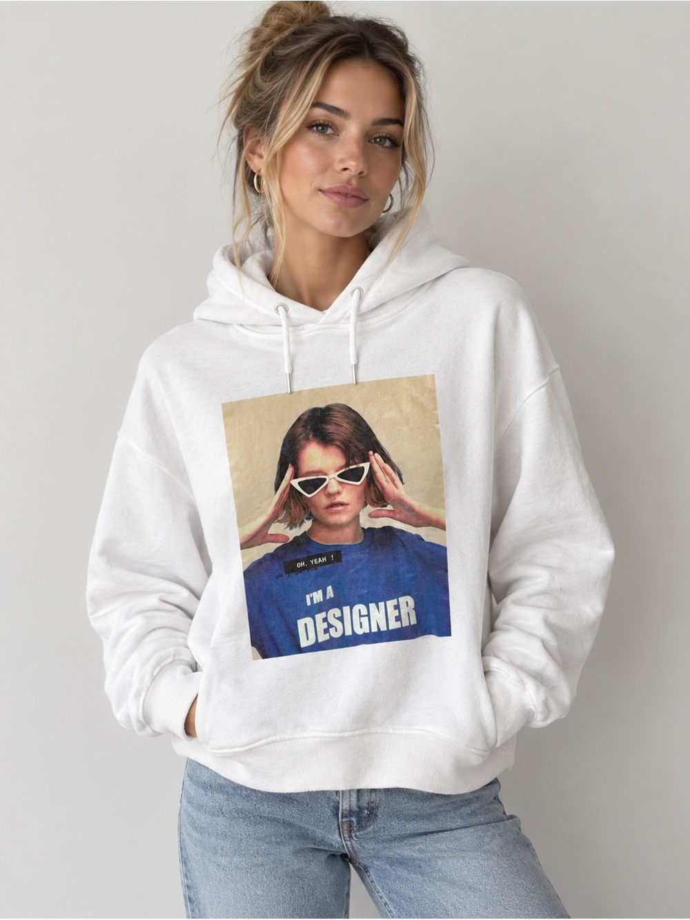 Graphic Designer Sweatshirt 100% Cotton White Medium Y2K Streetwear Artsy Fall